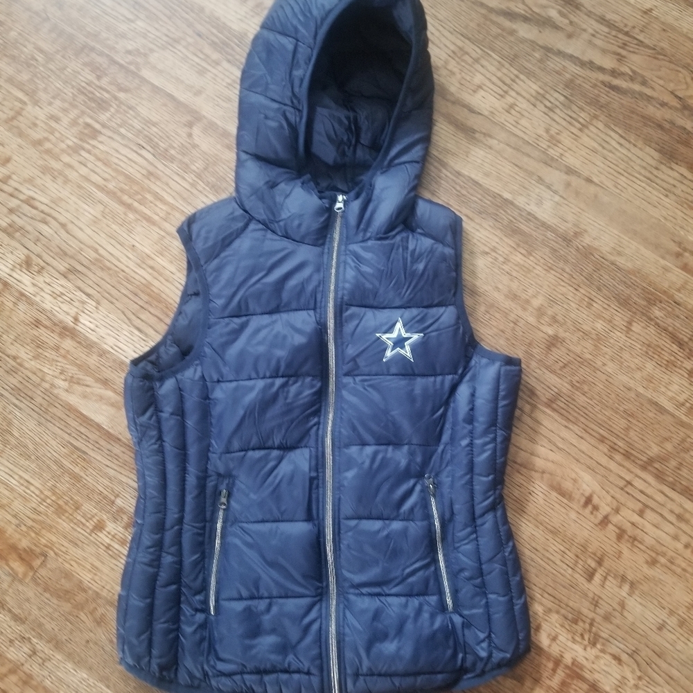 NFL Cowboys Packable Hooded Vest